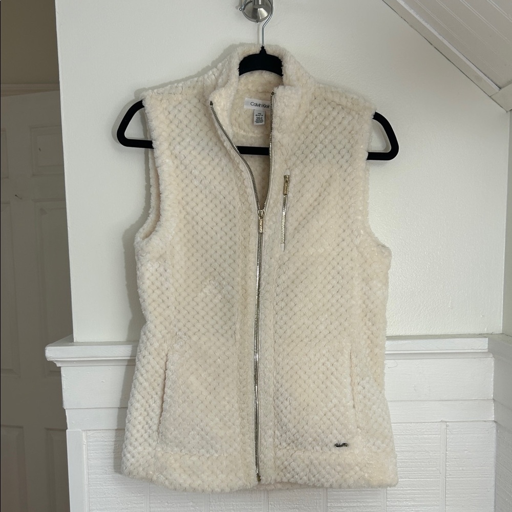 Calvin Klein Ivory Color Cozy Soft Sherpa Vest NWOT size XS